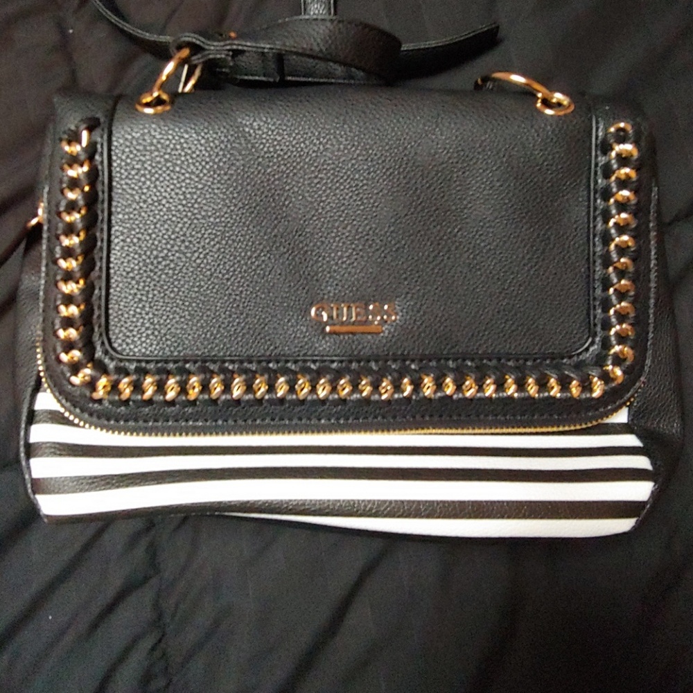 Brand New Guess purse/ crossbody
